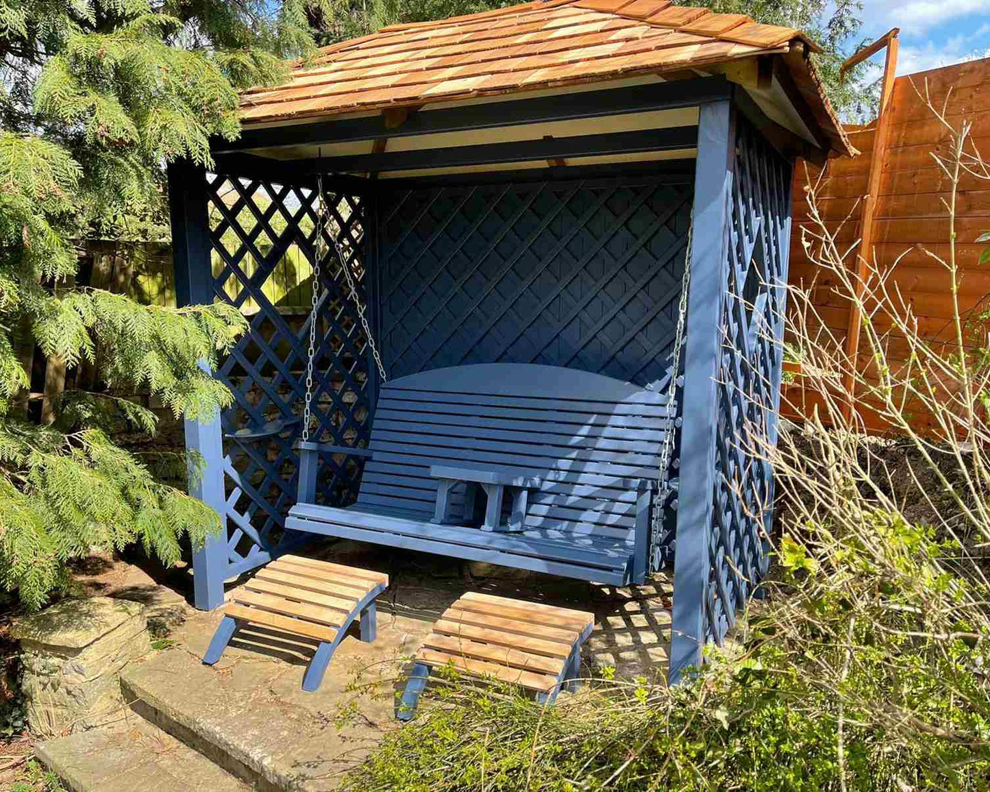 Trellis garden swing