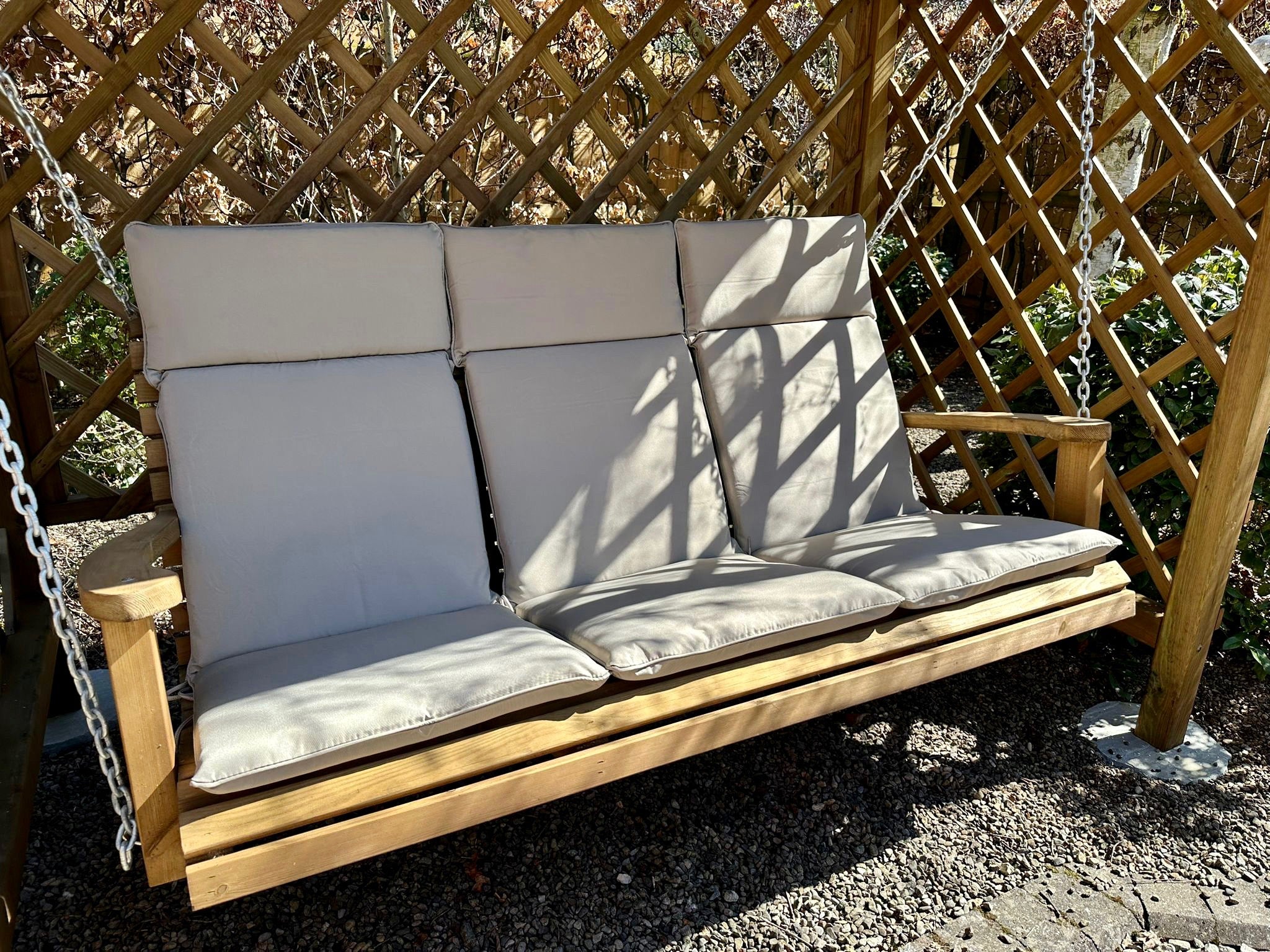 Patio best sale couch swing